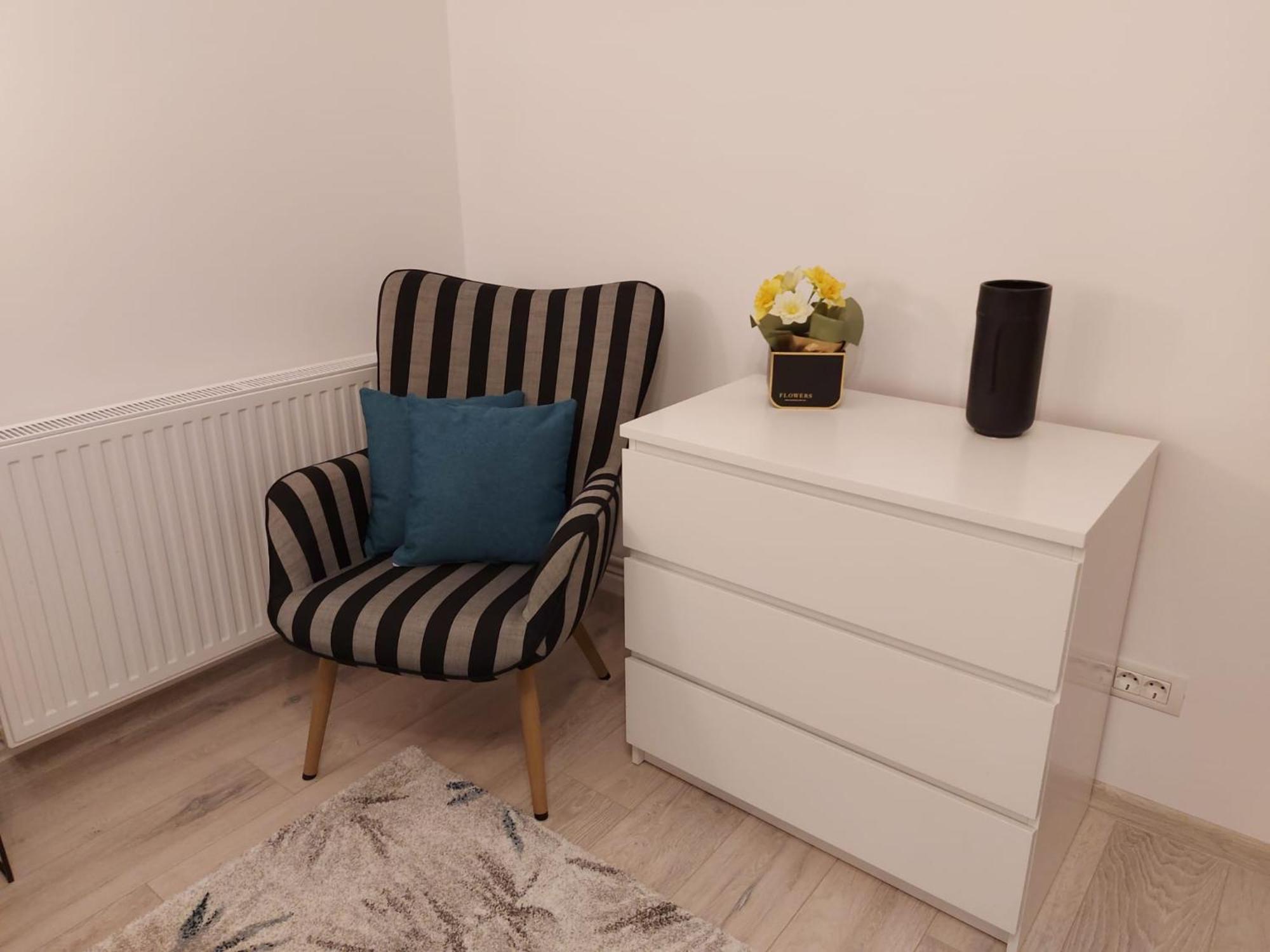 Zara Studio Brasov Luaran gambar